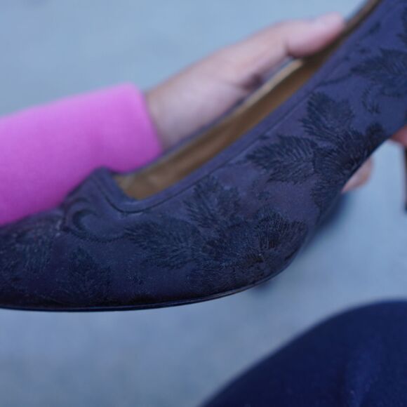 A Touch of Nina 8N Floral Embroidered Block Heel Pumps Whimsigoth Dark Academia - Picture 9 of 14